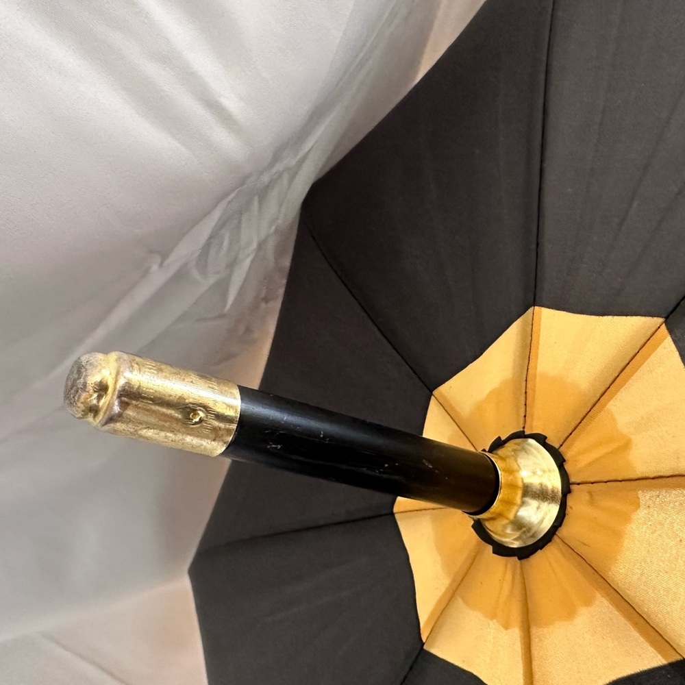 Fendi Parfumes Gold & Black Vintage Large Rain Umbrella - Picture 16 of 17